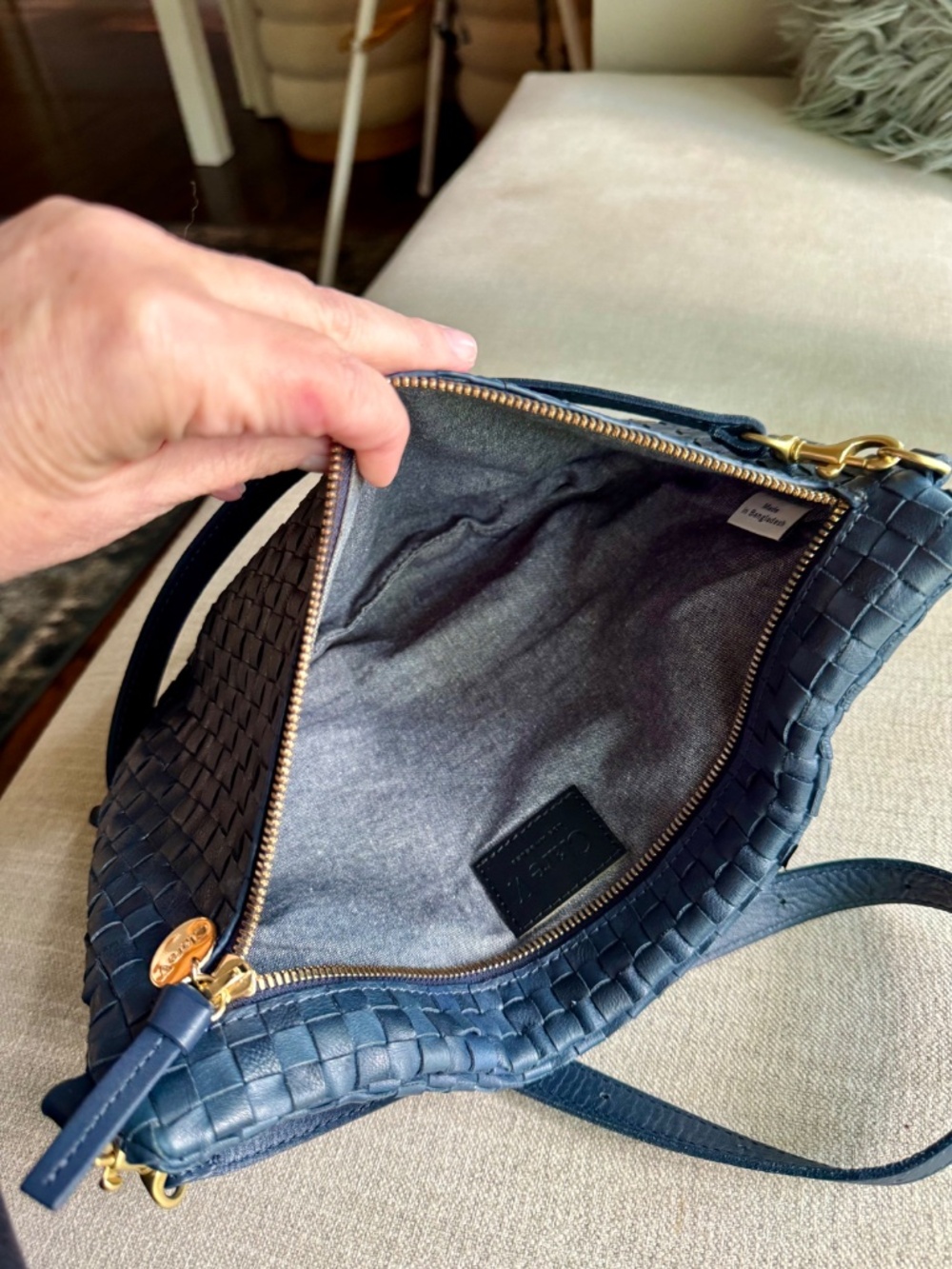 CLARE V GRANDE FANNY - BLEU MARINE WOVEN (Like New) - Picture 2 of 5